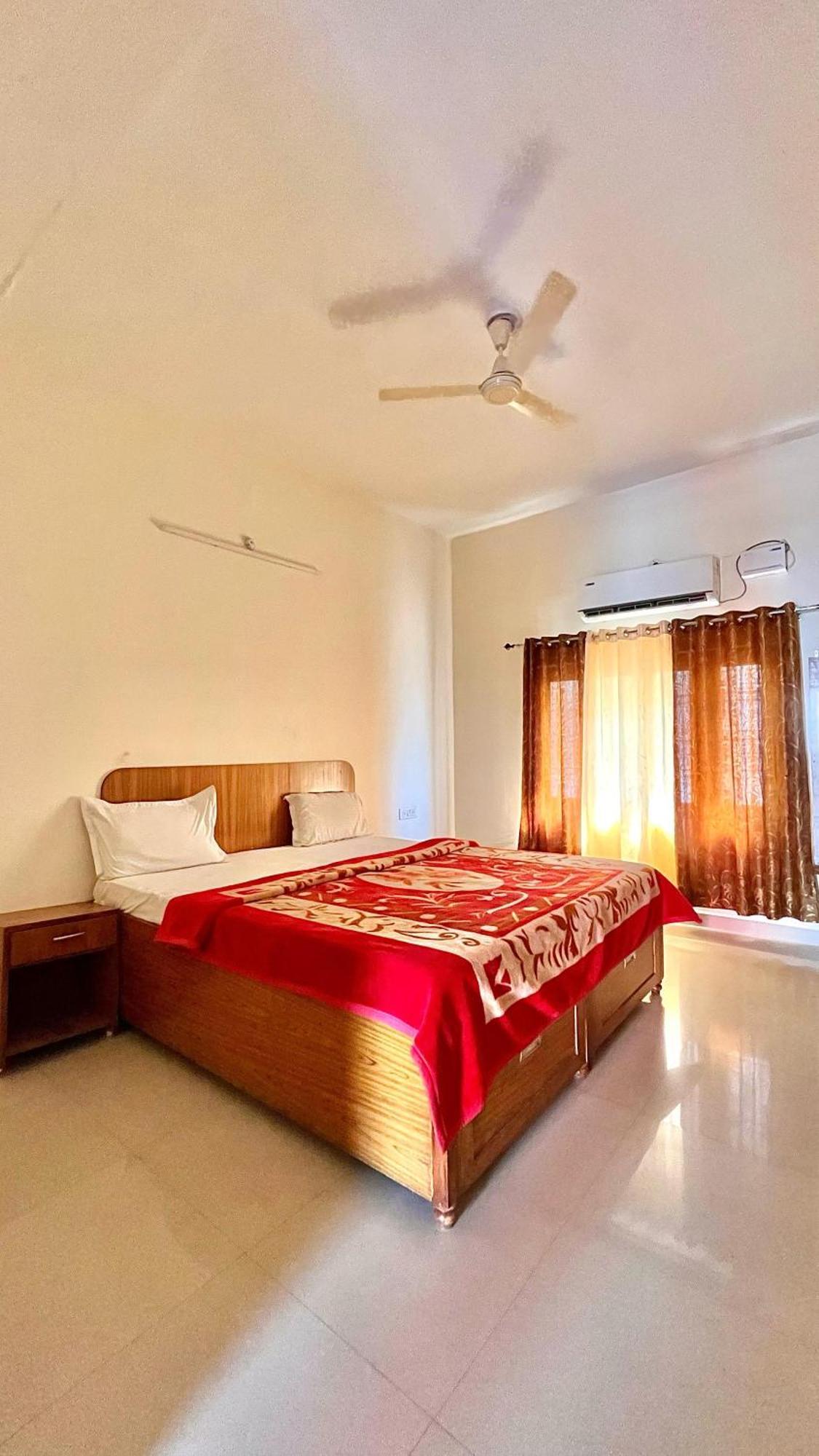 Aditya Palace Orchha Luaran gambar