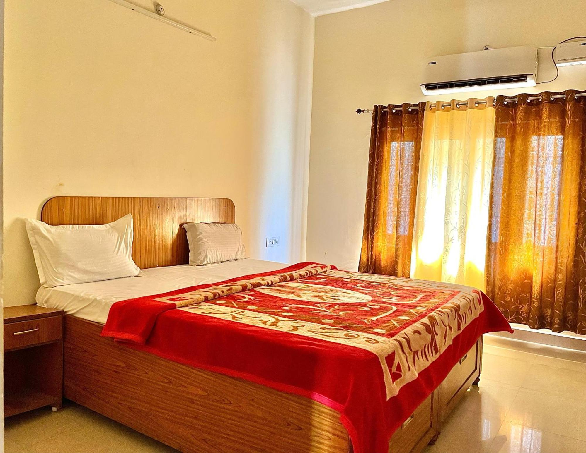 Aditya Palace Orchha Luaran gambar