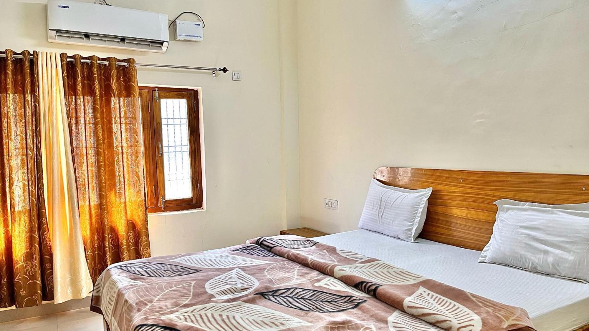 Aditya Palace Orchha Luaran gambar